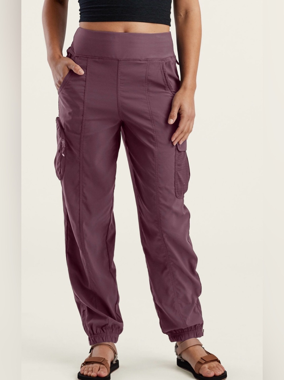 NWT TITLE NINE Cordillera Hiking Pants in Polaris Red Size Medium